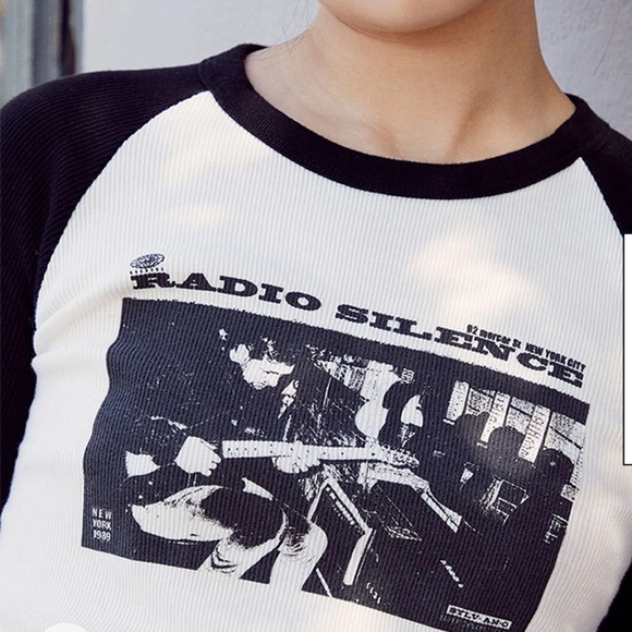 Brandy Melville Radio Silence Long Sleeve - Picture 6 of 8